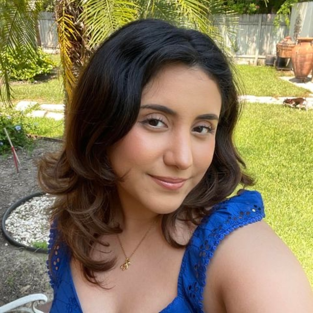 Meet your Posher, Valeria